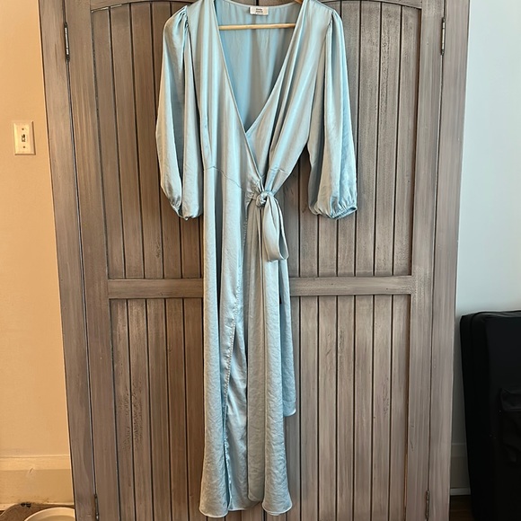 ARITZIA Little Moon size M wrapDRESS in baby blue - Picture 1 of 4